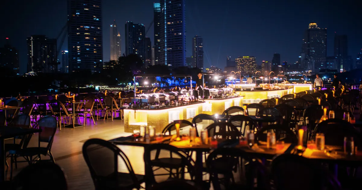 เดอะ โอปูเล้นท์มีรีวิวล่องเรือสำราญว่าบริการดีมากระดับ 5 ดาวเลย